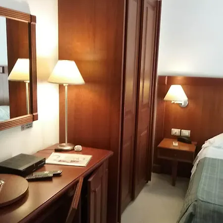 Auralba Hotel 3*