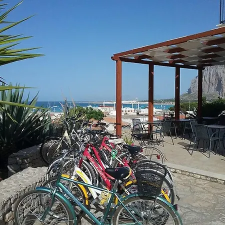 Auralba Hotel 3*