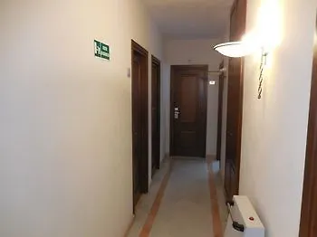 Auralba Hotel