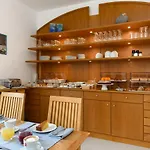 Auralba 3*