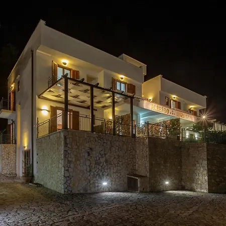 Auralba Hotel 3*