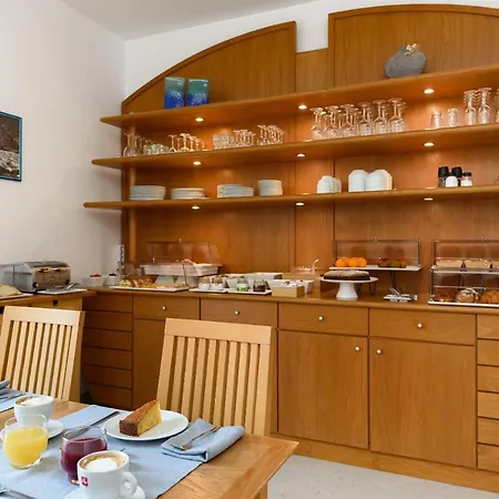 Auralba 3*