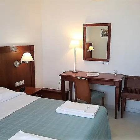 Auralba Hotel 3*